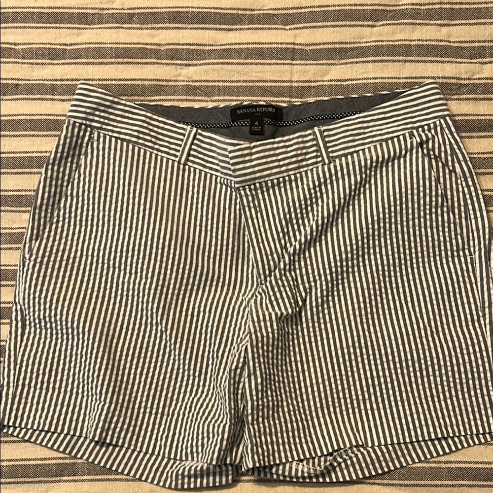Banana Republic Women's blue Seersucker Shorts